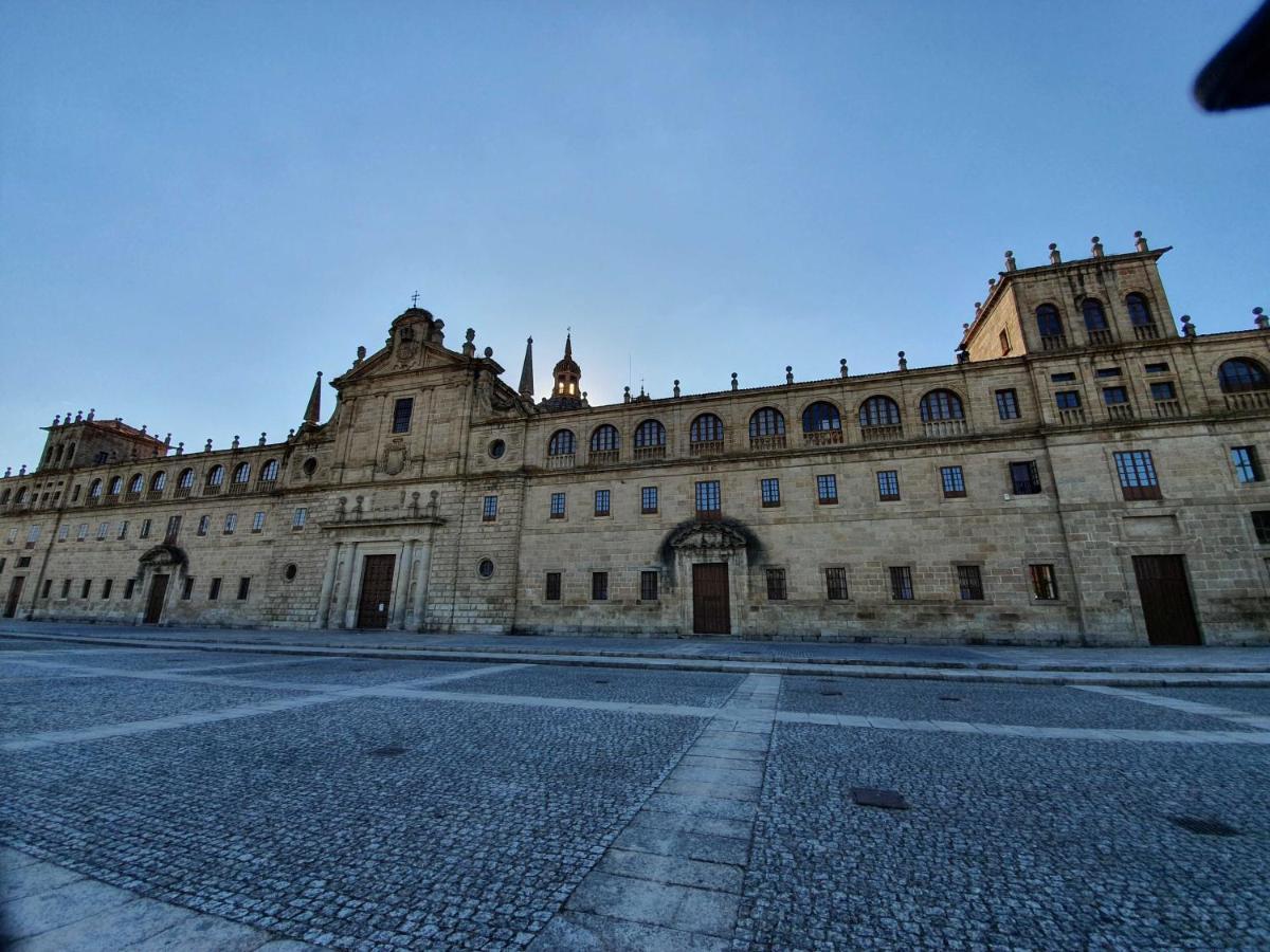 Acogedor Apartamento En El Centro De Monforte モンフォルテ・デ・レモス エクステリア 写真